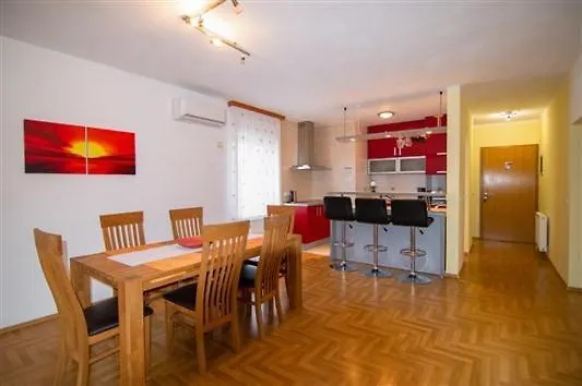 Apartment Stella Banjole 0*,